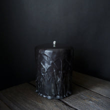 Load image into Gallery viewer, Molten II Black Small
